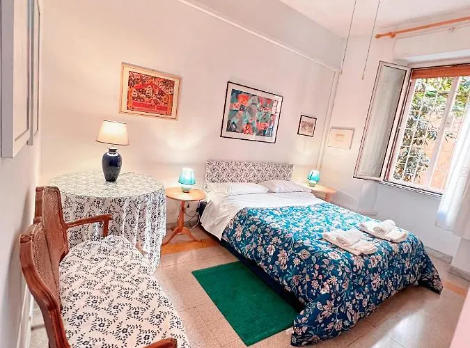 Living In Vatican * Rome